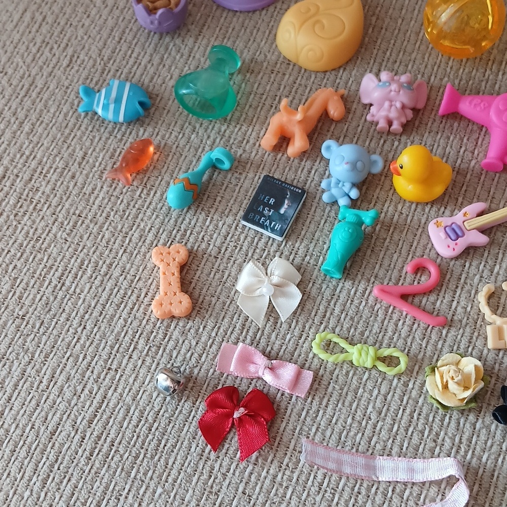 Small Assorted Littlest Pet Shop Accessories - Picture 5 of 5